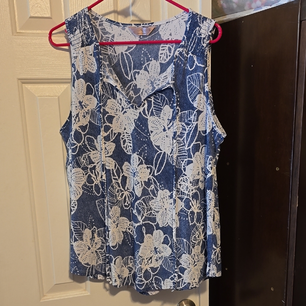 SJS Blue and White Floral Sleeveless Blouse